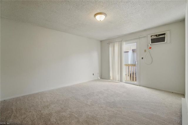 9534 5th Bay St Apt E, Norfolk, VA 23518
