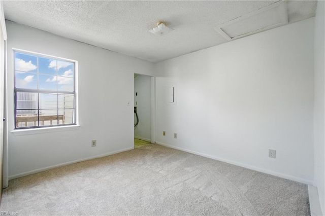 9534 5th Bay St Apt E, Norfolk, VA 23518