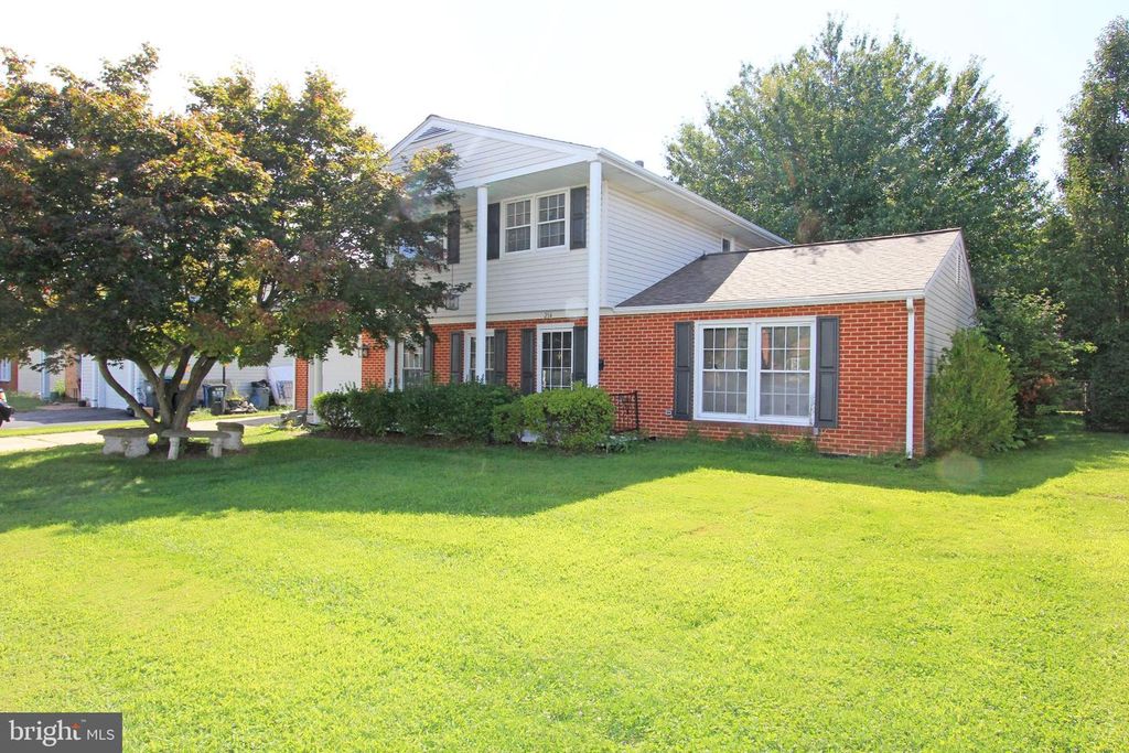 214 MCCALLMONT RD, NEW CASTLE, DE 19720 — photo 2