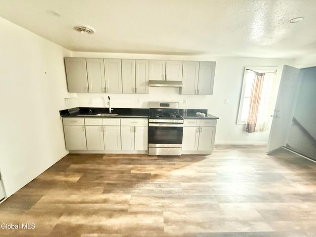 821 Strong Street, Schenectady, NY 12307