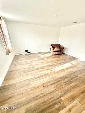 821 Strong Street, Schenectady, NY 12307