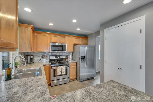 5726 S Gove Street, Tacoma, WA 98409