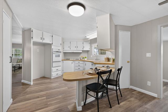 371 Bethel Ave Spc 74, Sanger, CA 93657