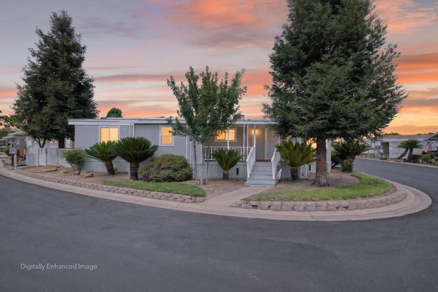 371 Bethel Ave Spc 74, Sanger, CA 93657