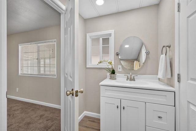 371 Bethel Ave Spc 74, Sanger, CA 93657