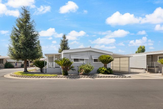 371 Bethel Ave Spc 74, Sanger, CA 93657