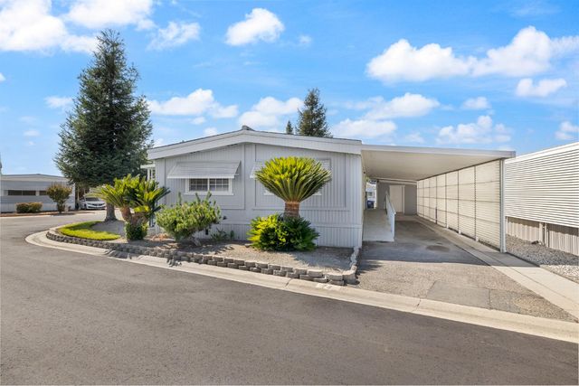 371 Bethel Ave Spc 74, Sanger, CA 93657