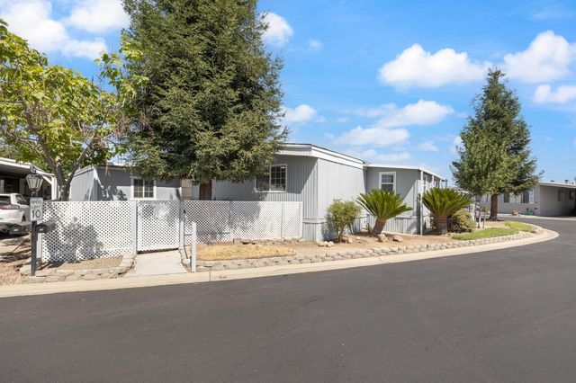 371 Bethel Ave Spc 74, Sanger, CA 93657