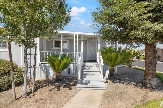 371 Bethel Ave Spc 74, Sanger, CA 93657
