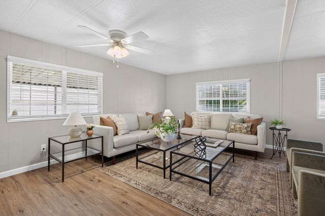 371 Bethel Ave Spc 74, Sanger, CA 93657