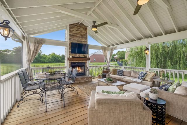 2421 Trivaca Ln, Nolensville, TN 37135