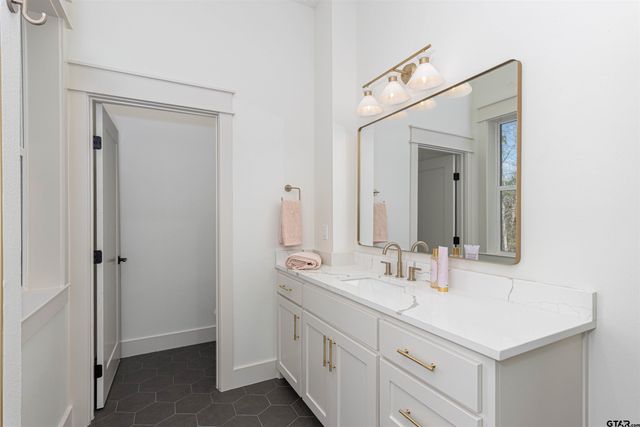 3964 Hogan Dr, Tyler, TX 75709