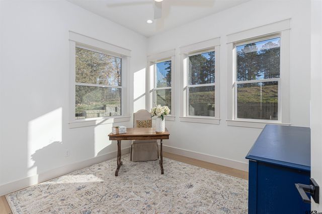 3964 Hogan Dr, Tyler, TX 75709