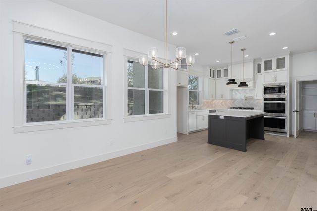 3964 Hogan Dr, Tyler, TX 75709