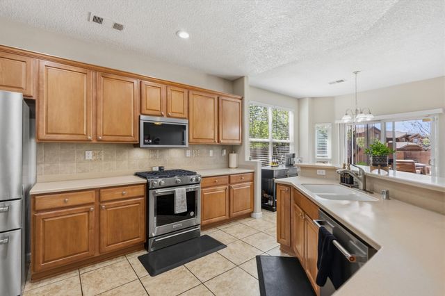 7100 Fairbanks Drive NE, Rio Rancho, NM 87144
