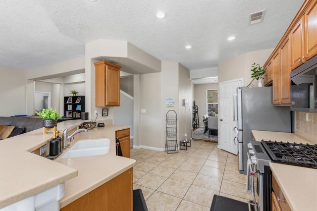 7100 Fairbanks Drive NE, Rio Rancho, NM 87144