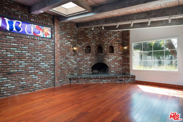 14842 Morrison Street, Sherman Oaks, CA 91403