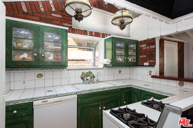 14842 Morrison Street, Sherman Oaks, CA 91403