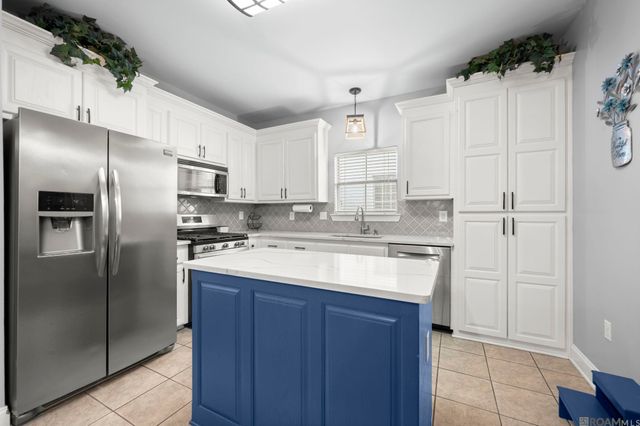 12396 Dutchtown Villa Dr, Geismar, LA 70734