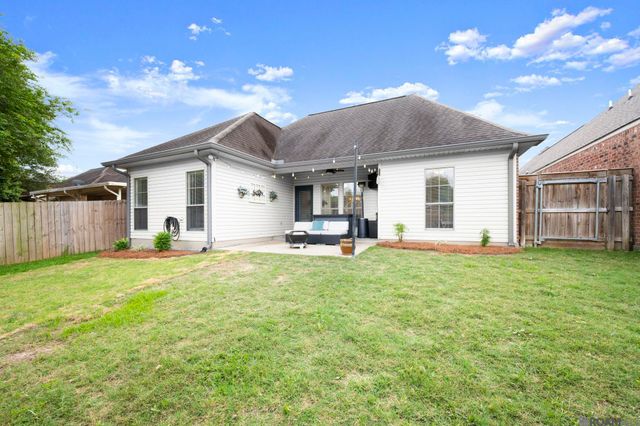 12396 Dutchtown Villa Dr, Geismar, LA 70734