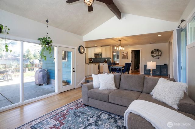 1221 Huson Drive, Tacoma, WA 98405