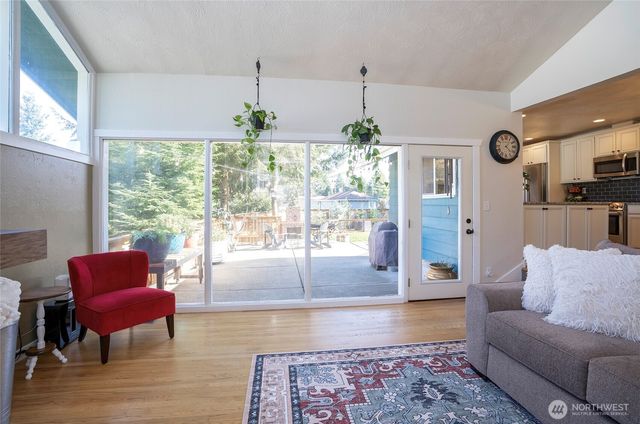 1221 Huson Drive, Tacoma, WA 98405