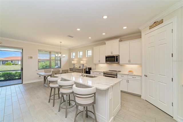 628 MARAVIYA BOULEVARD, Nokomis, FL 34275