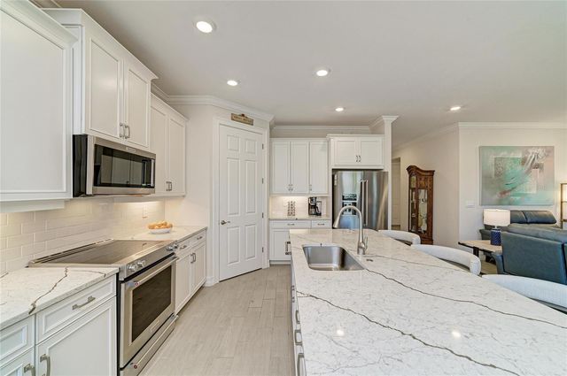 628 MARAVIYA BOULEVARD, Nokomis, FL 34275