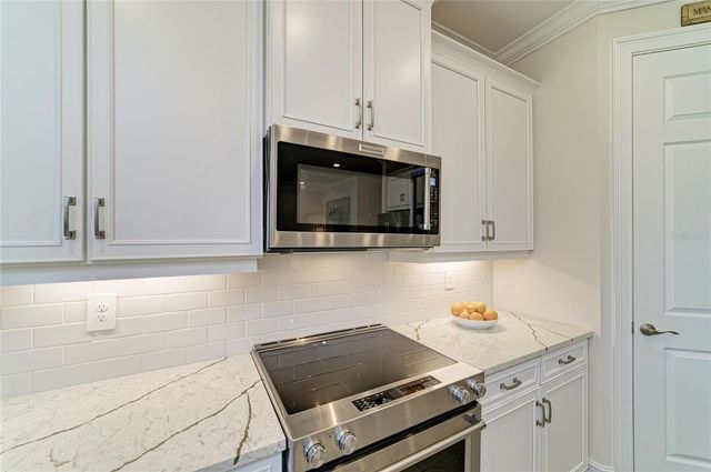 628 MARAVIYA BOULEVARD, Nokomis, FL 34275