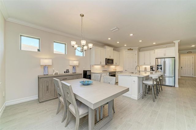 628 MARAVIYA BOULEVARD, Nokomis, FL 34275