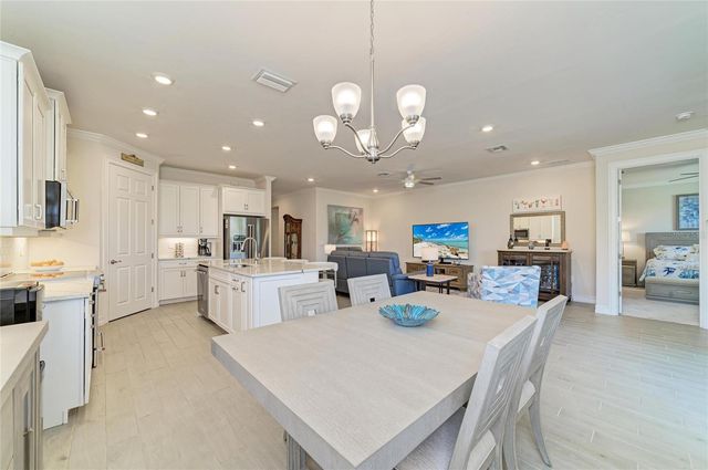 628 MARAVIYA BOULEVARD, Nokomis, FL 34275