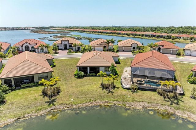 628 MARAVIYA BOULEVARD, Nokomis, FL 34275