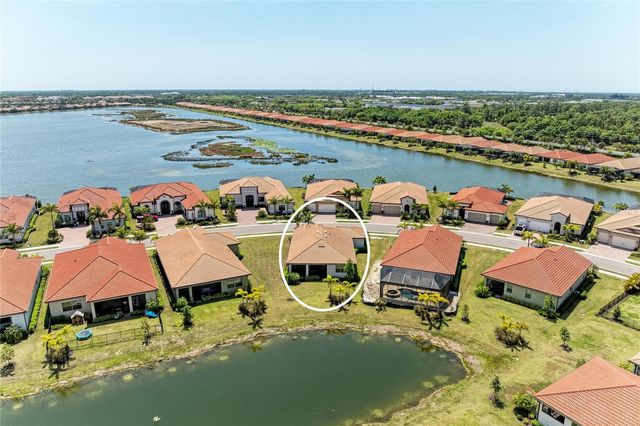 628 MARAVIYA BOULEVARD, Nokomis, FL 34275