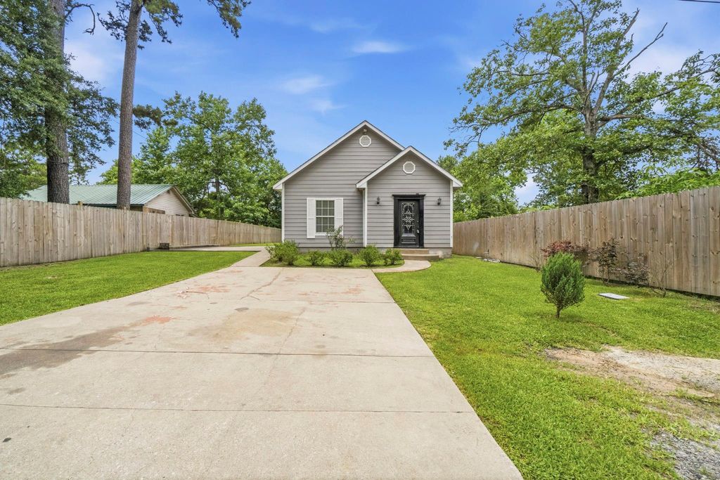 191 Burch Road, Shepherd, TX 77371