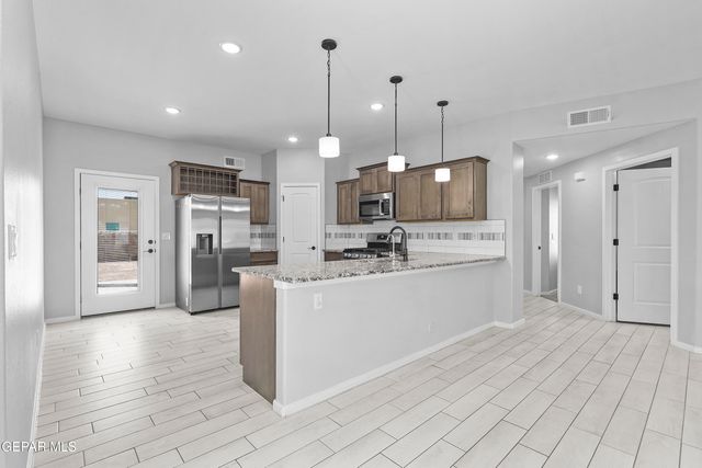 932 Texas Madrone Drive, Socorro, TX 79927