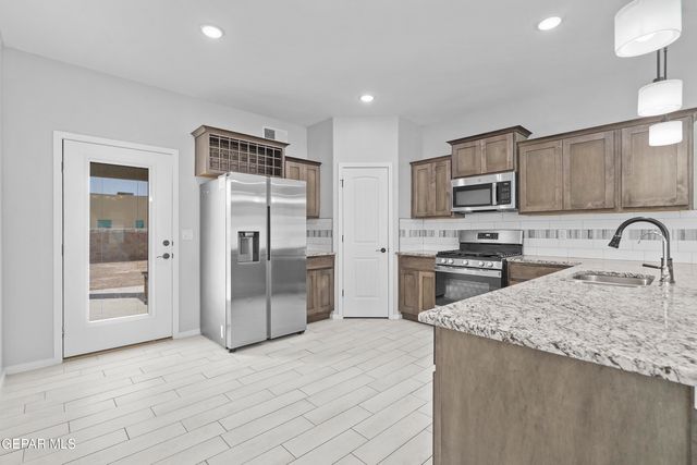932 Texas Madrone Drive, Socorro, TX 79927