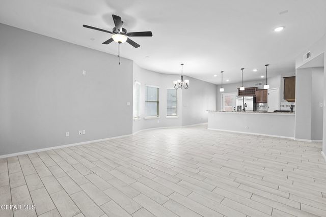 932 Texas Madrone Drive, Socorro, TX 79927