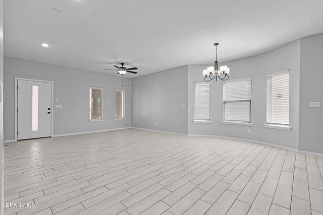 932 Texas Madrone Drive, Socorro, TX 79927