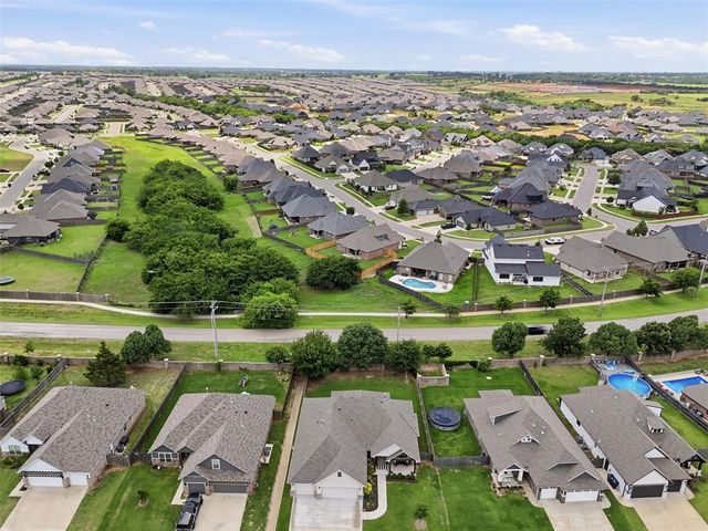 11512 NW 109th Street, Yukon, OK 73099