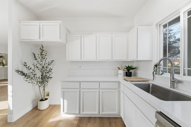 2031 Draft Ct, Turlock, CA 95380