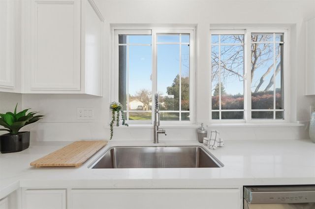 2031 Draft Ct, Turlock, CA 95380