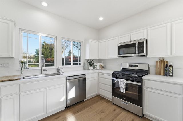 2031 Draft Ct, Turlock, CA 95380