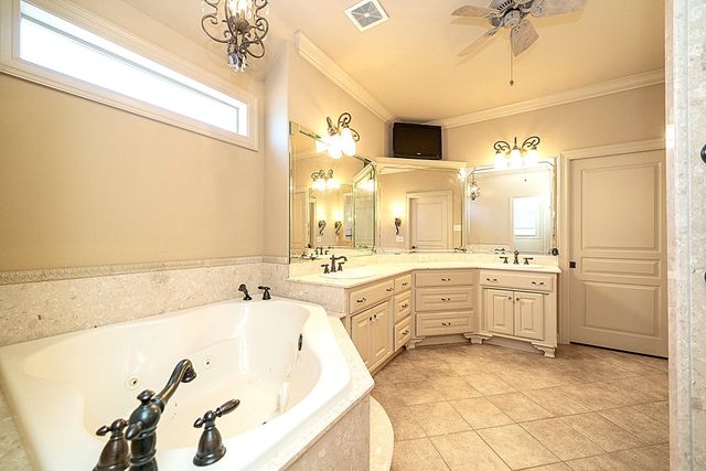 105 Marlin, Longview, TX 75604