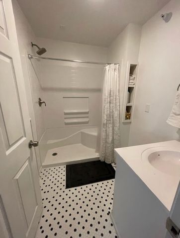 10774 S US-31, Elk Rapids Twp, MI 49690