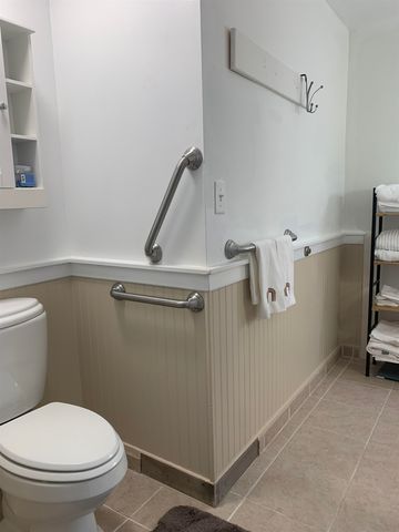 10774 S US-31, Elk Rapids Twp, MI 49690