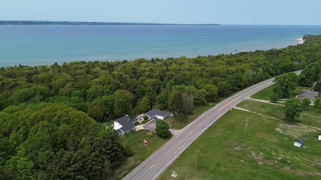 10774 S US-31, Elk Rapids Twp, MI 49690