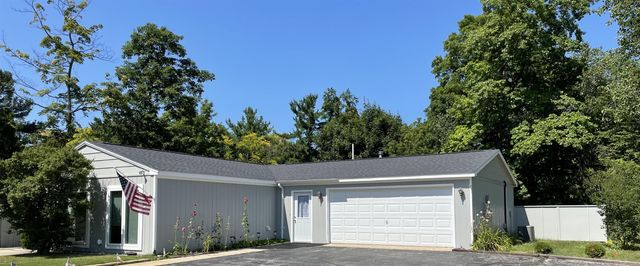 10774 S US-31, Elk Rapids Twp, MI 49690