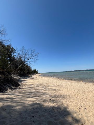 10774 S US-31, Elk Rapids Twp, MI 49690