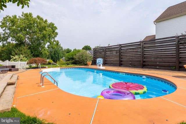 14 SNOWFIELD DR, Glassboro, NJ 08028