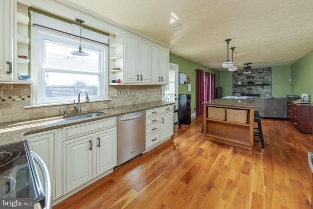 14 SNOWFIELD DR, Glassboro, NJ 08028